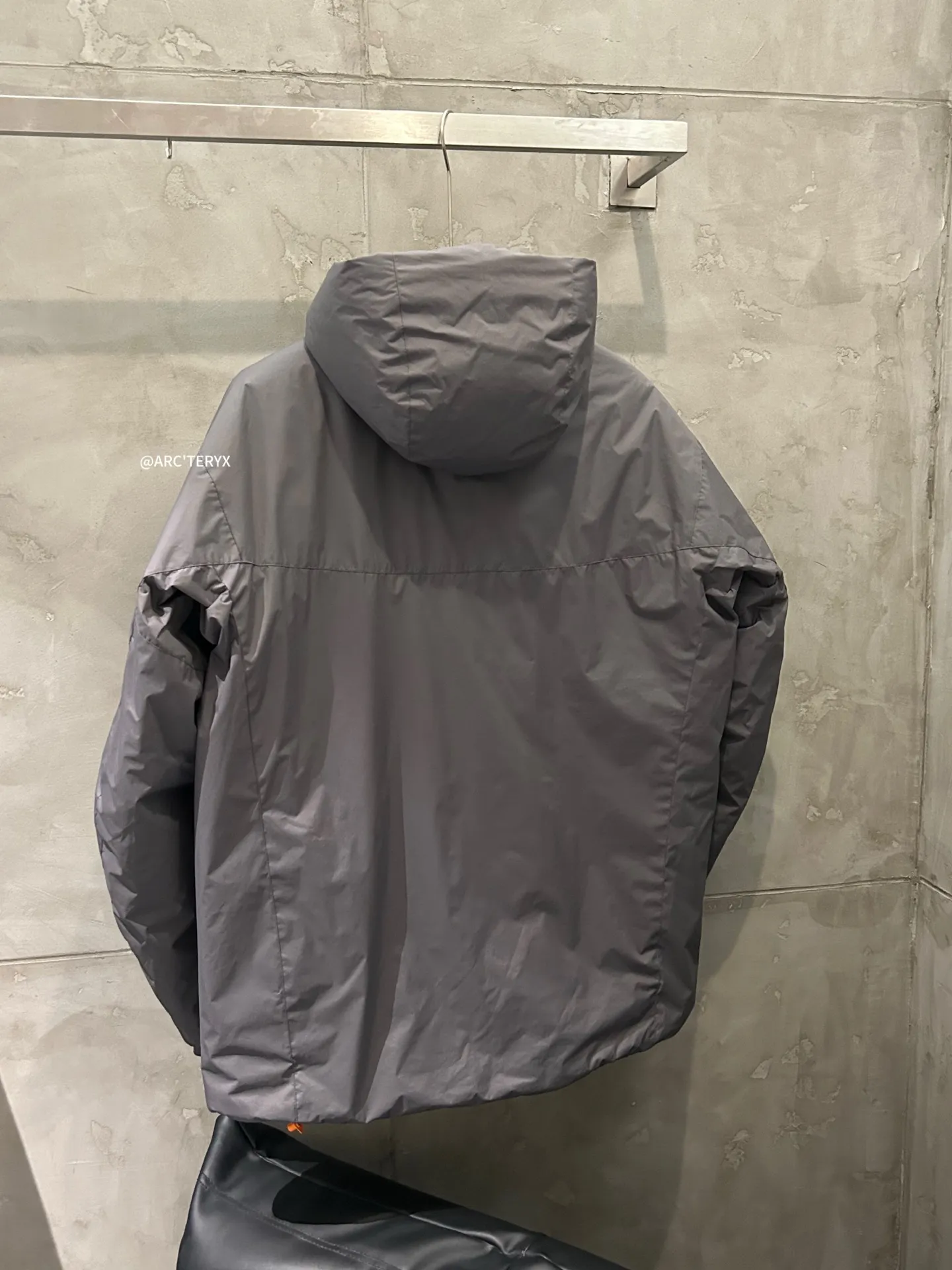 Arcteryx/ Leaf Cold Gen 2 ! N WINDSTOPPER 2L ， Coreloft 100 ， 。 Cold Series ， ， ， ！ ， 。 windstopper ,n Gossamera Fusion WS。 ， ： 1： WINDSTOPPER ， ， ， ， 。 Coreloft ， 。 。 2： 。 3： ， ， 。 4： ， ， 。 ， ， 。 1:1 ， ！ ， ！ ：Black/ / Gray/ / Size：S-XXL Size S 118 51 70 M 122 53 72 L 126 55 74 XL 130 56 76 XXL 134 57 78